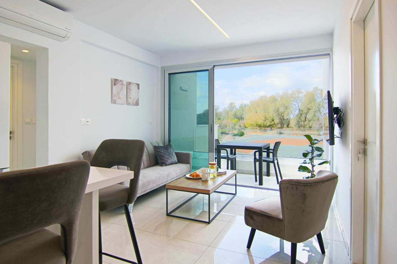 Phaedrus Living - Seaside Executive Flat Harbour 205 Apartamento Pafos Exterior foto