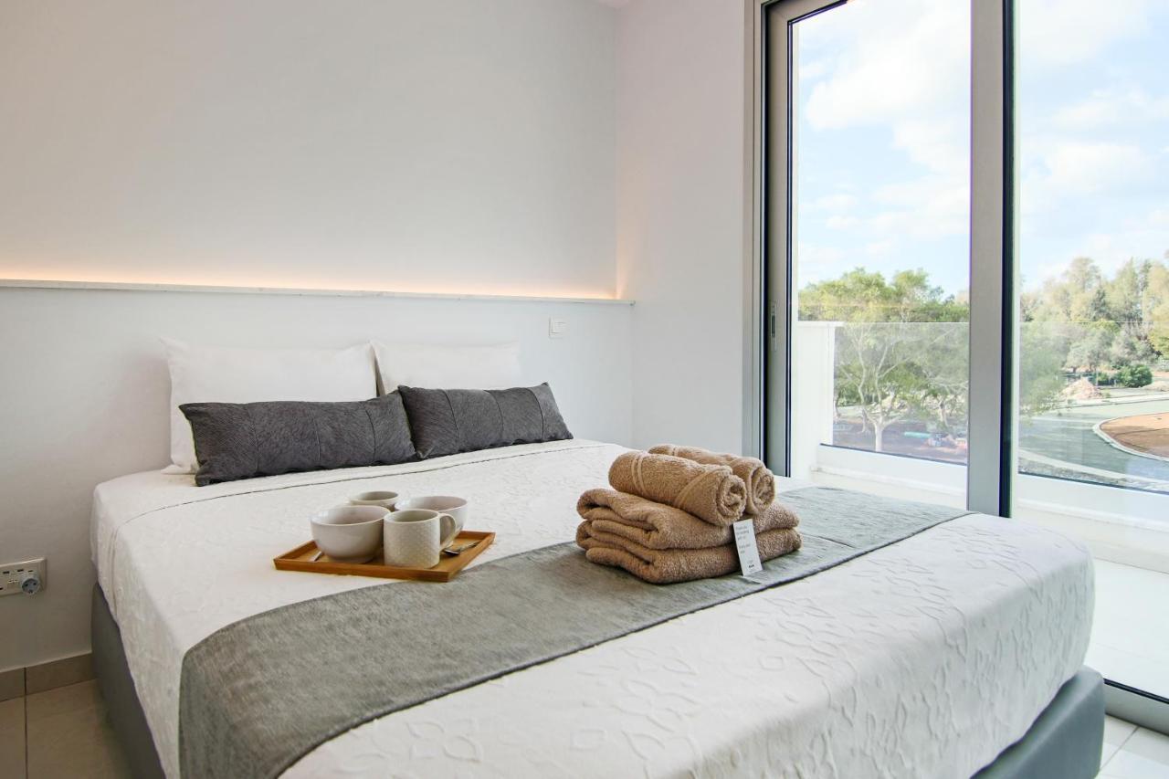 Phaedrus Living - Seaside Executive Flat Harbour 205 Apartamento Pafos Exterior foto